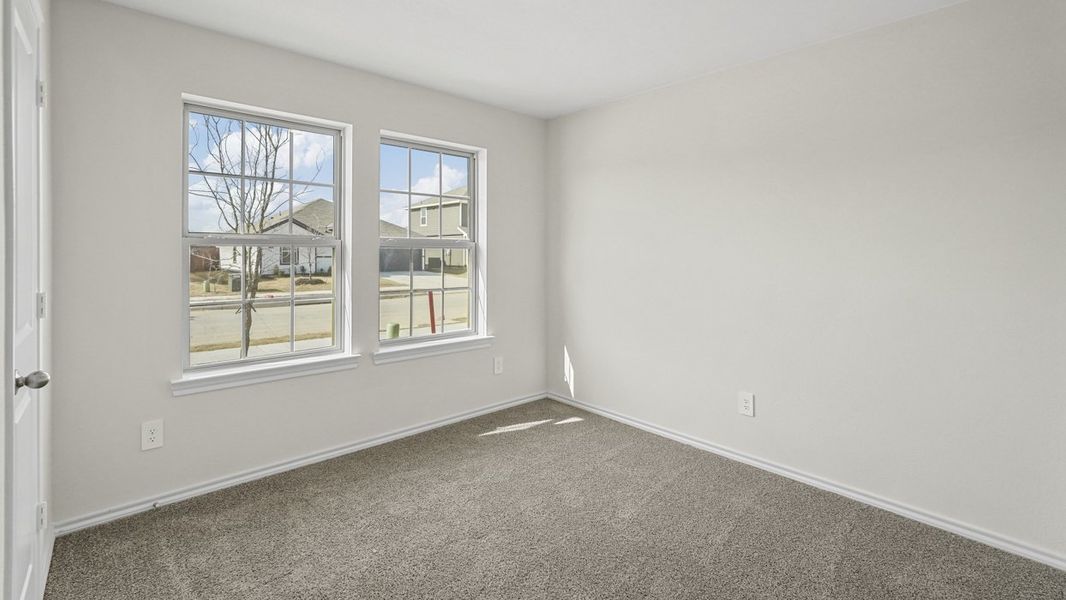 Spacious, unfurnished interior of a new home in Oak Valley Estates, Bullard (Image 14).