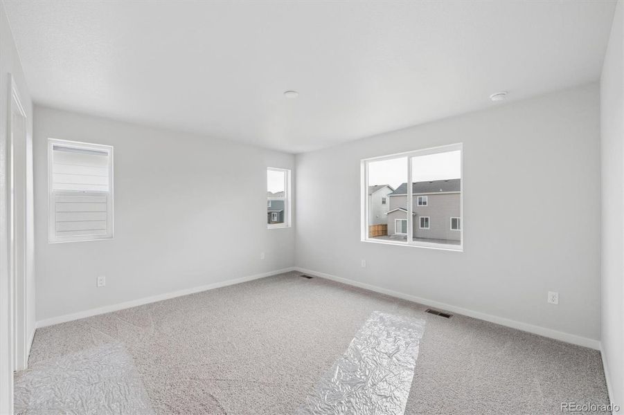 Spacious, unfurnished interior of a new home in Farmlore, Brighton (Image 18).