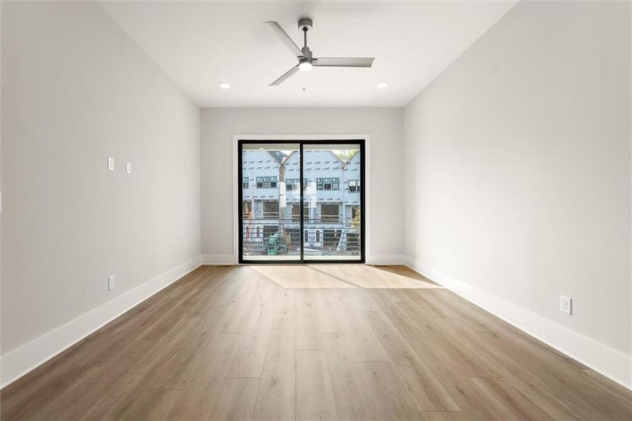 Spacious, unfurnished interior of a new home in , Alpharetta (Image 27). Spacious, unfurnished interior of a new home in , Alpharetta (Image 27).