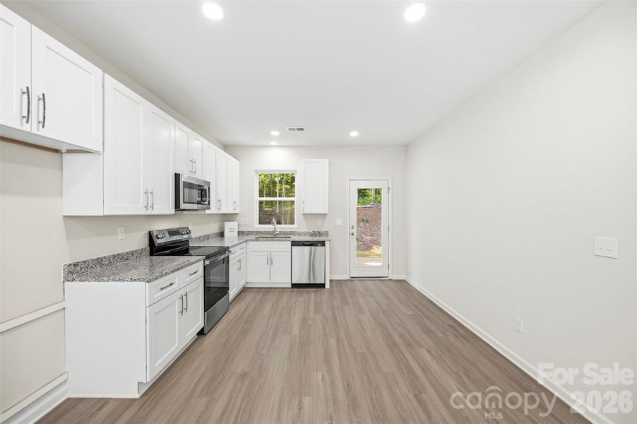 Furnished interior view inside a new home in , Kings Mountain (Image 10).
