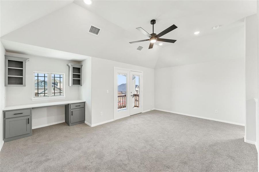 Spacious, unfurnished interior of a new home in Sable Creek, Sanger (Image 34).