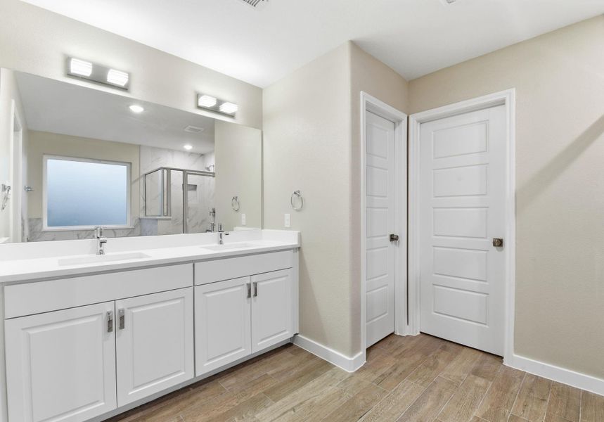 Furnished interior view inside a new home in , Fresno (Image 14).