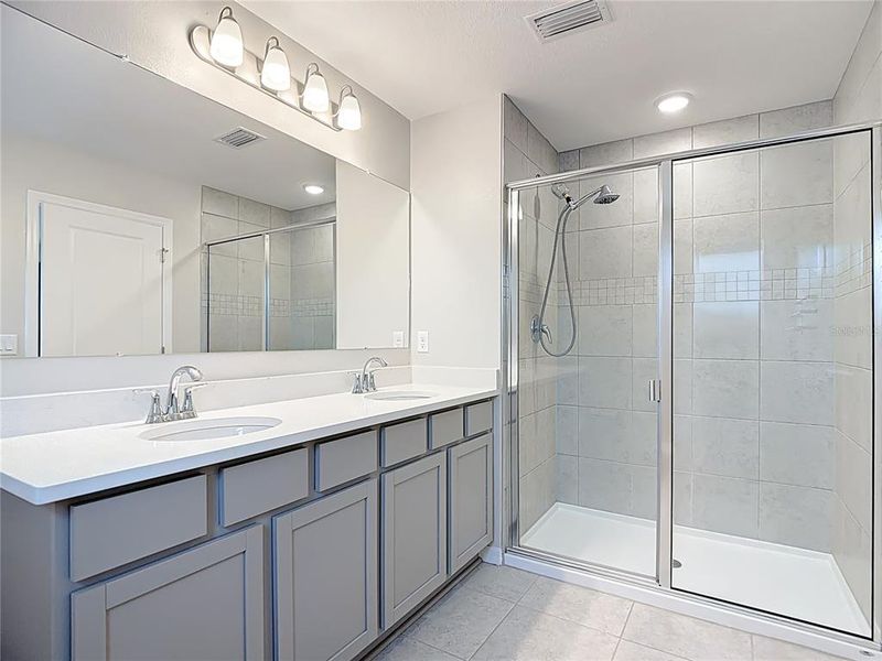 Furnished interior view inside a new home in , Lakeland (Image 18).