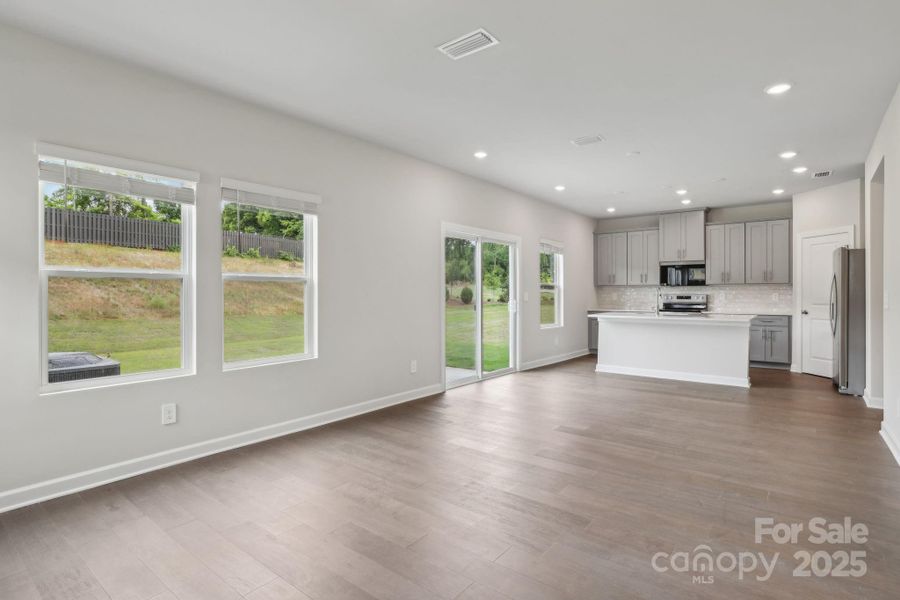 Photo is not of the actual home, but is an inspirational photo of builder’s model home and may depict options, furnishings, and/or decorator features that are not included Photo is not of the actual home, but is an inspirational photo of builder’s model home and may depict options, furnishings, and/or decorator features that are not included