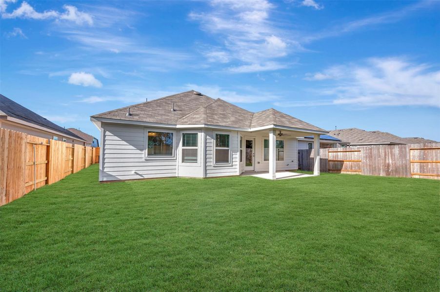 Exterior details and patio area of a home in Moran Ranch, Willis (Image 3).