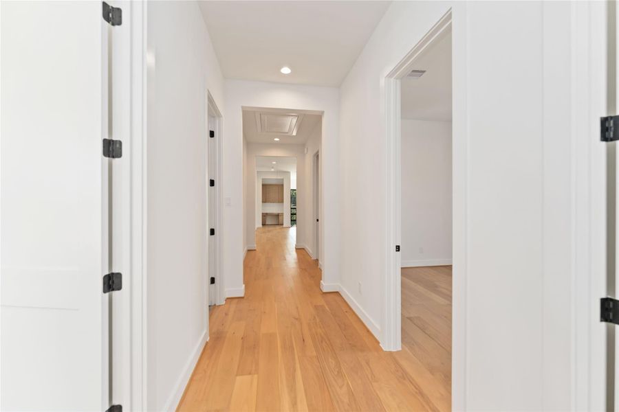 Spacious, unfurnished interior of a new home in , Houston (Image 20).