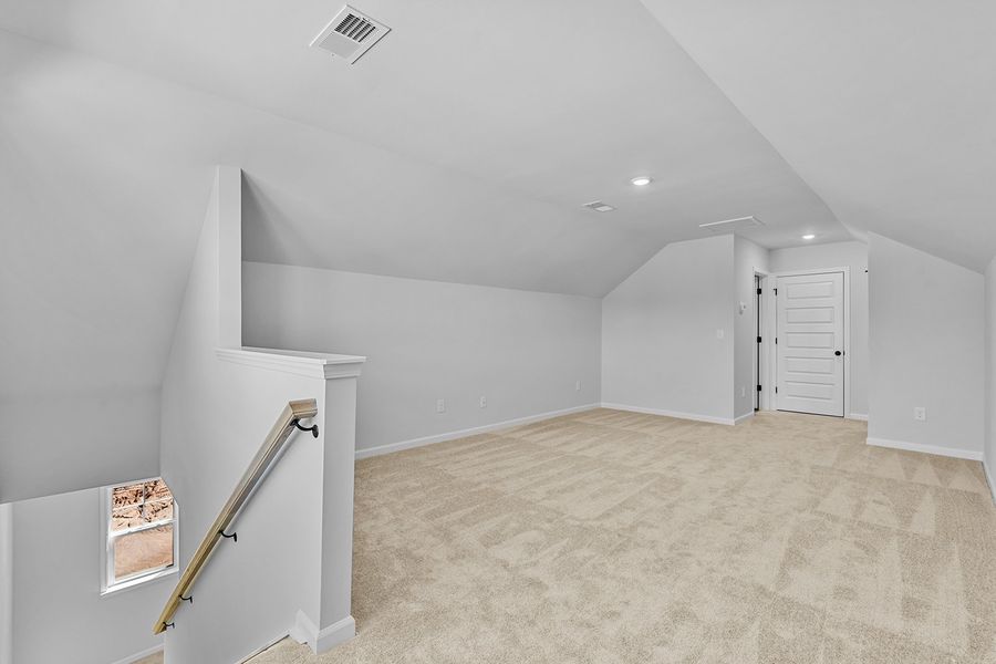 Spacious, unfurnished interior of a new home in Fieldstone, Lexington (Image 44).