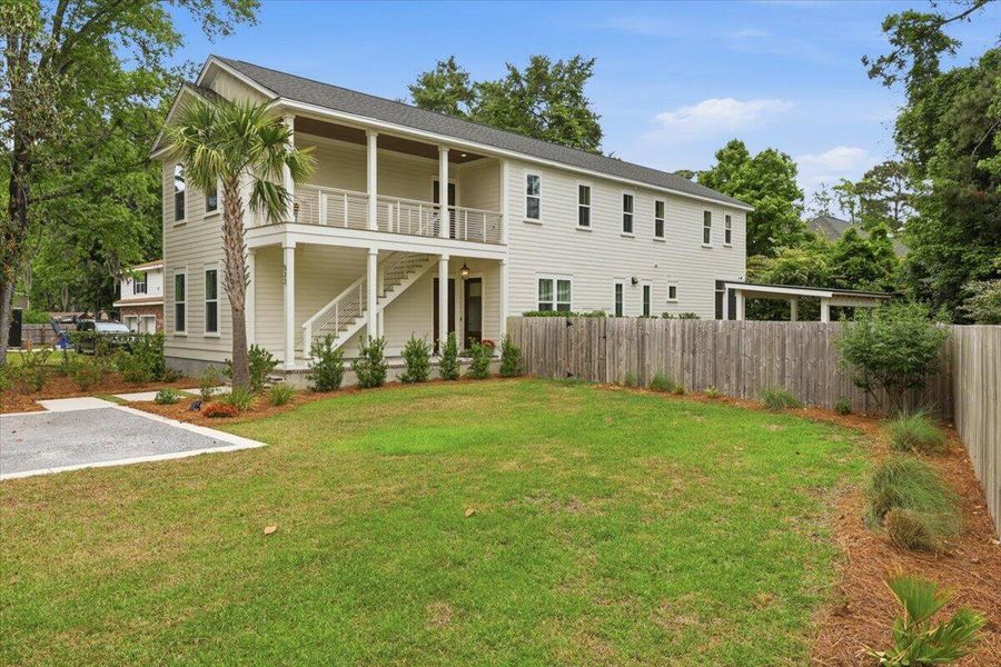 Exterior details and patio area of a home in , Charleston (Image 3).