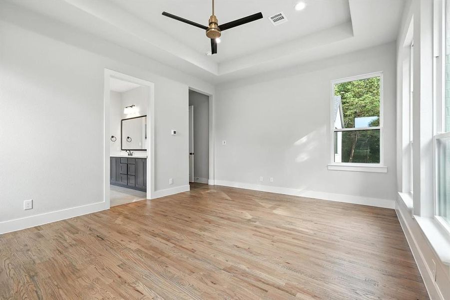 Spacious, unfurnished interior of a new home in , Waxahachie (Image 22).