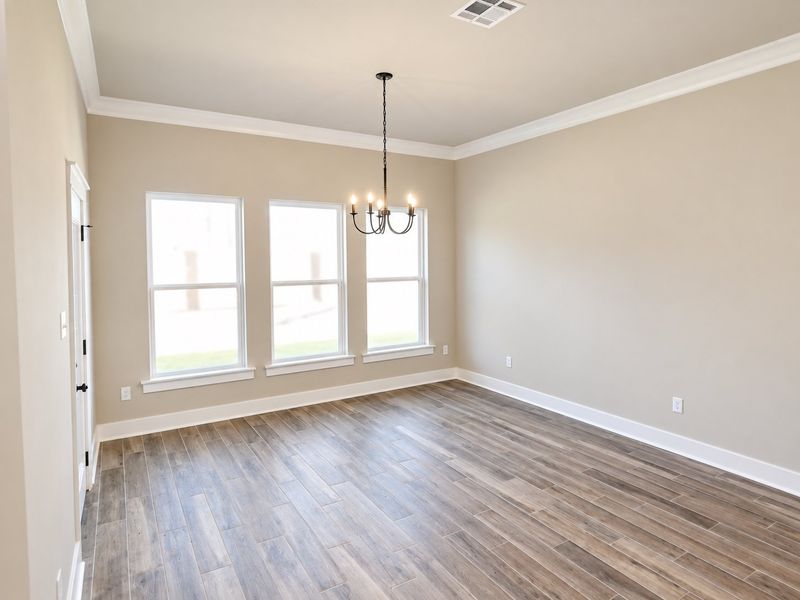 DSLD HOMES NEW CONSTRUCTION MOVE IN READY HOME IN LONGLEAF COMMUNITY LOCATED IN LUMBERTON, TX - Dining room