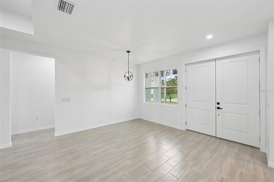 Spacious, unfurnished interior of a new home in , North Port (Image 14).