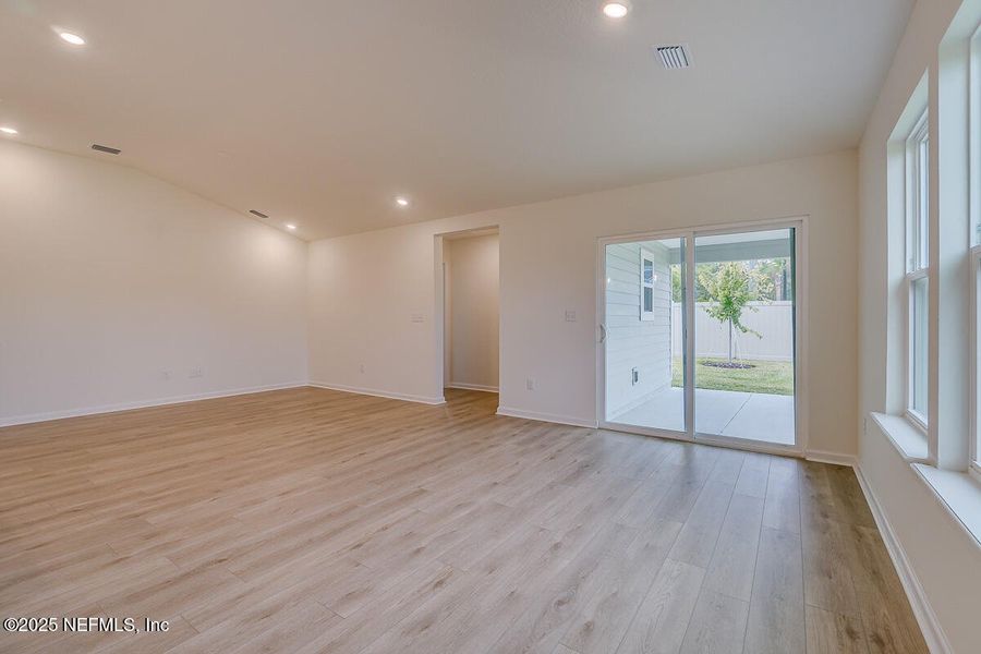 Spacious, unfurnished interior of a new home in Stonecrest, St. Johns (Image 8).