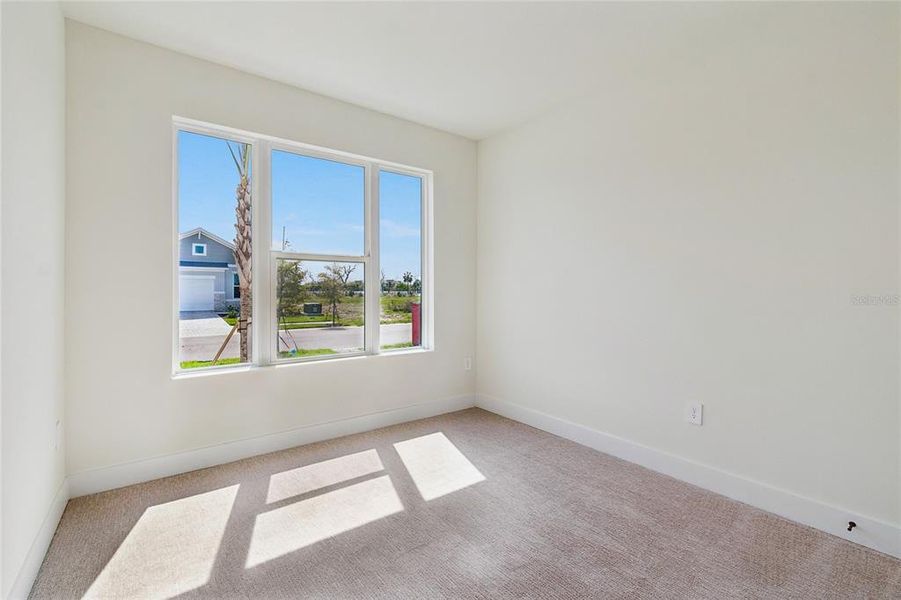 Spacious, unfurnished interior of a new home in Gracewater at Sarasota, Sarasota (Image 35).