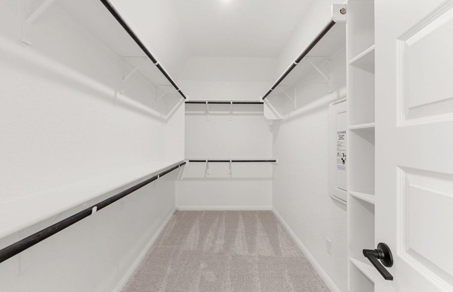 Spacious, unfurnished interior of a new home in Saddleback at Santa Rita Ranch, Liberty Hill (Image 21).