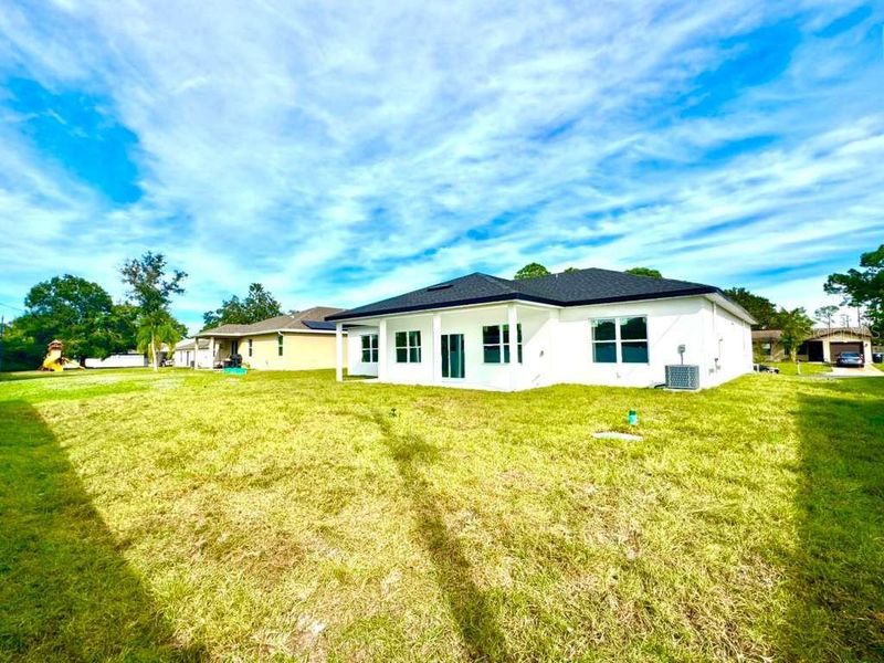 Exterior details and patio area of a home in , Palm Bay (Image 3).