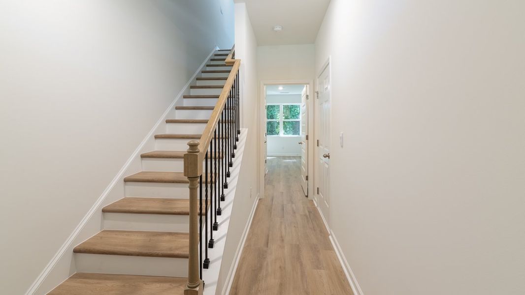 Spacious, unfurnished interior of a new home in Benteen Reserve, Atlanta (Image 12).