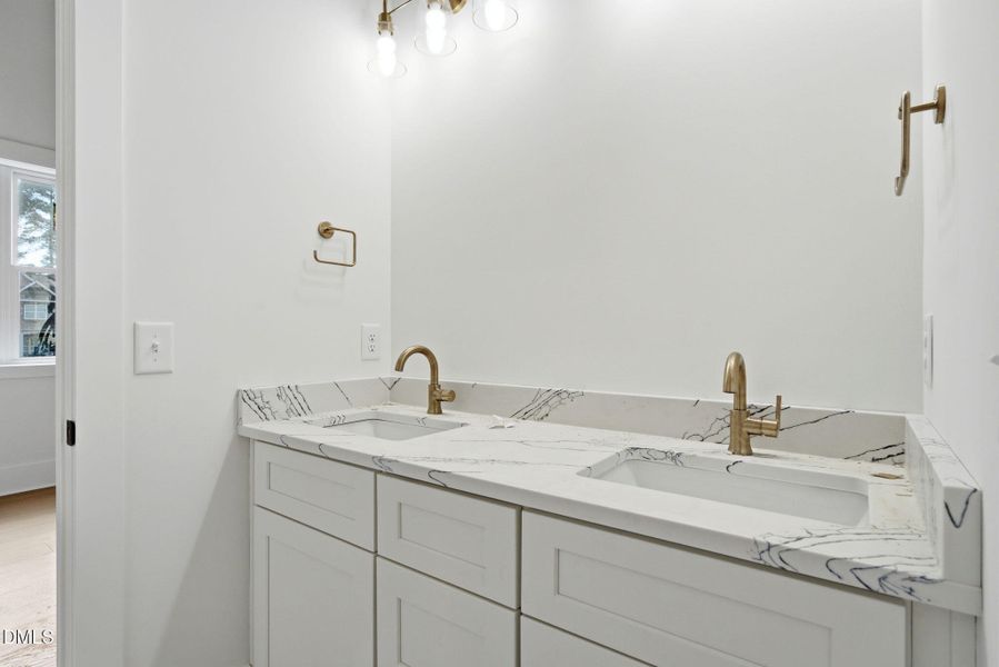 41-web-or-mls-dsc06628