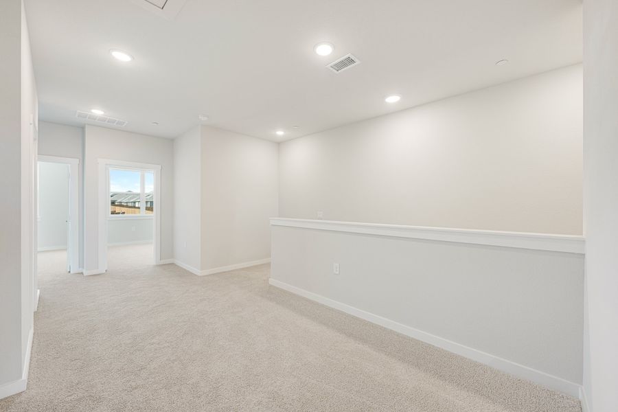 Spacious, unfurnished interior of a new home in Wildridge, Oak Point (Image 41). Spacious, unfurnished interior of a new home in Wildridge, Oak Point (Image 41).