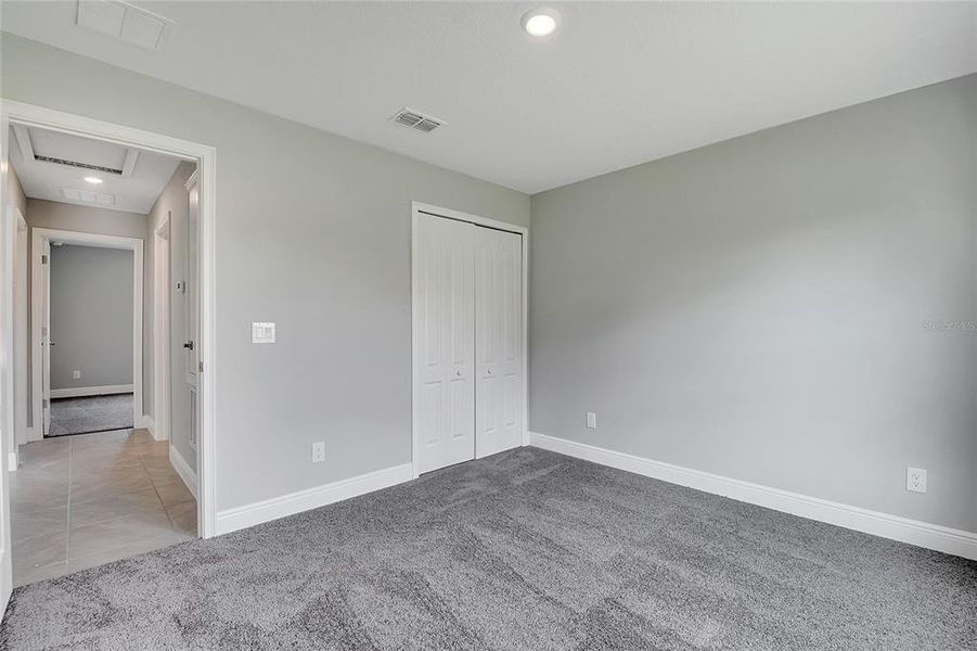 Spacious, unfurnished interior of a new home in , Kissimmee (Image 12).