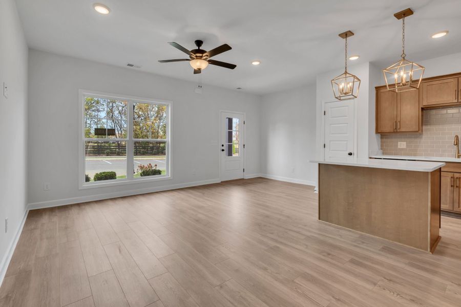 Spacious, unfurnished interior of a new home in Anderson Park, Hendersonville (Image 13).
