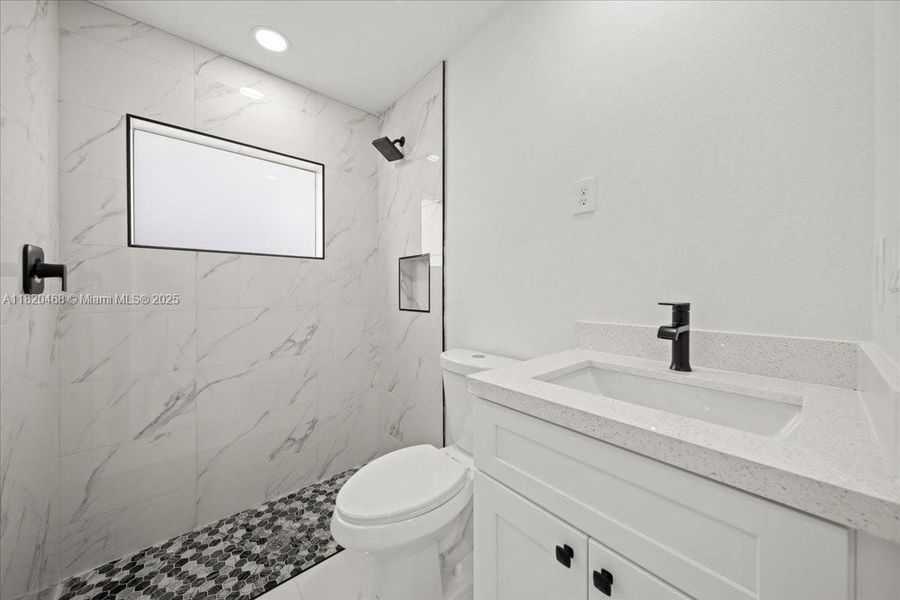 Furnished interior view inside a new home in , Lehigh Acres (Image 7).