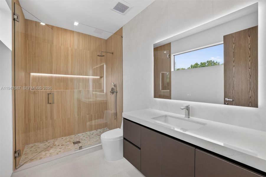 Furnished interior view inside a new home in , Fort Lauderdale (Image 61).