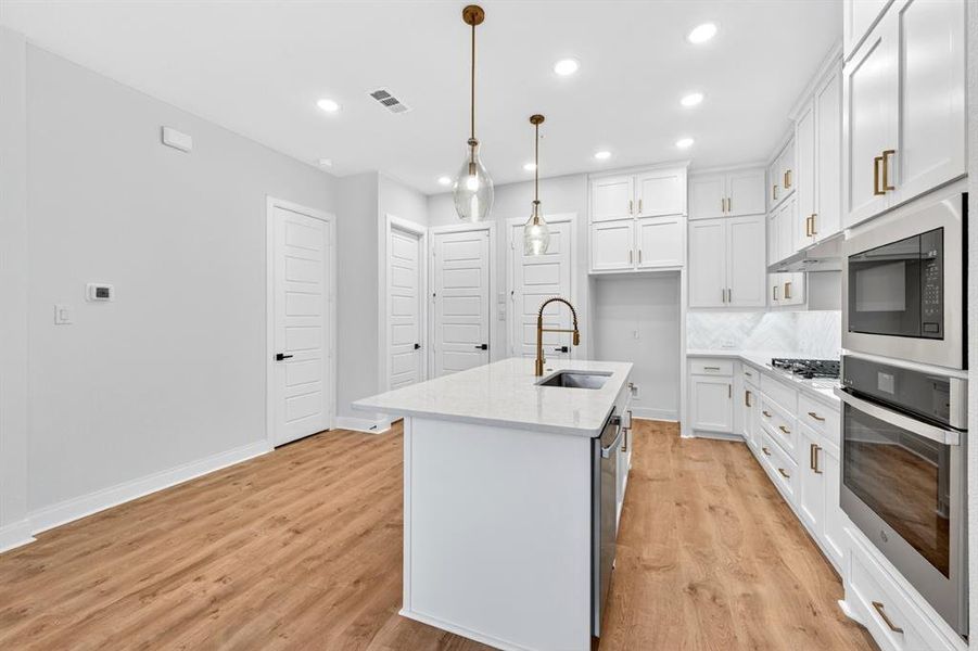 Furnished interior view inside a new home in Hillside at Las Colinas, Irving (Image 16).