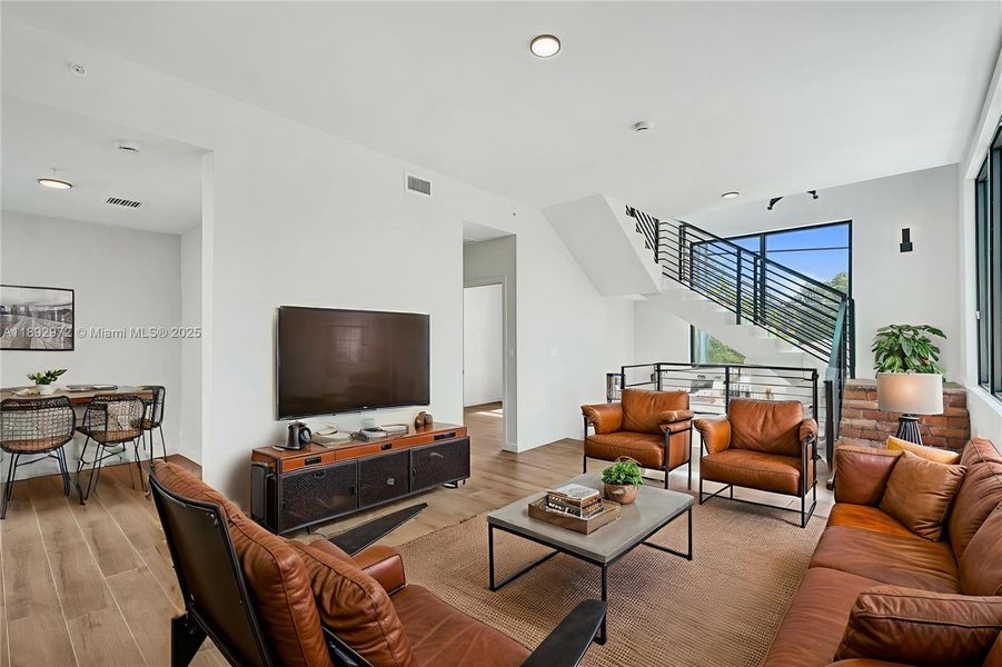 OPEN FLOOR PLAN CAN BE SET UP IN MULTIPLE WAYS. BREAKFAST BAR KITCHEN. 2 BALCONIES! OPEN FLOOR PLAN CAN BE SET UP IN MULTIPLE WAYS. BREAKFAST BAR KITCHEN. 2 BALCONIES!