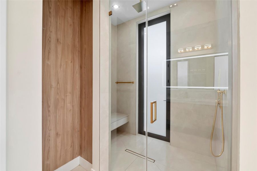 Image 70 of a home in .