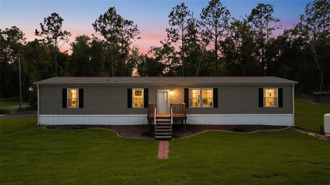 Exterior details and patio area of a home in , Hernando (Image 33).