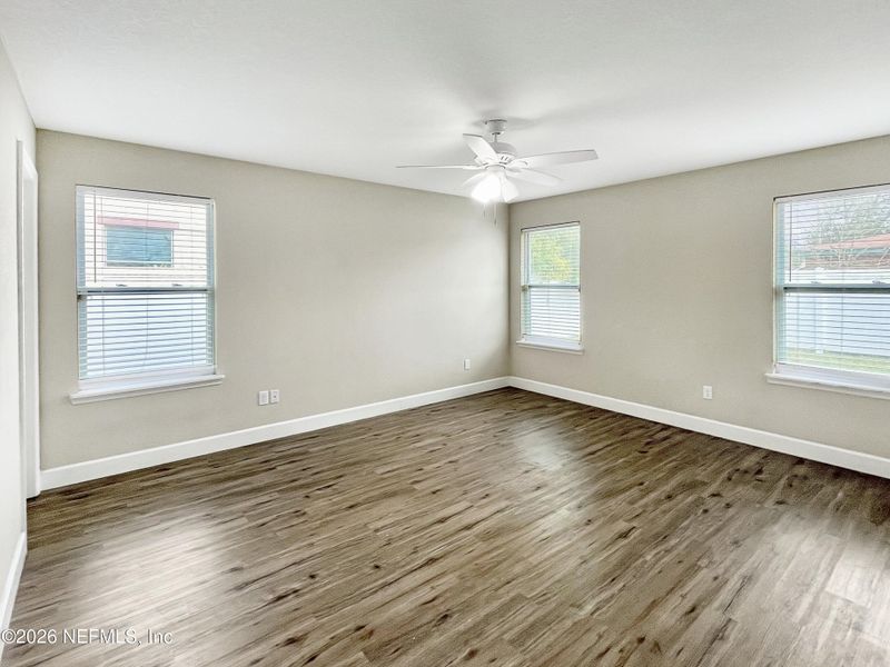 Spacious, unfurnished interior of a new home in , Jacksonville (Image 12).