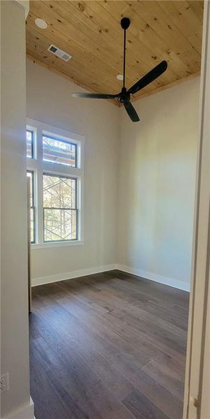 Spacious, unfurnished interior of a new home in , Ellijay (Image 16).