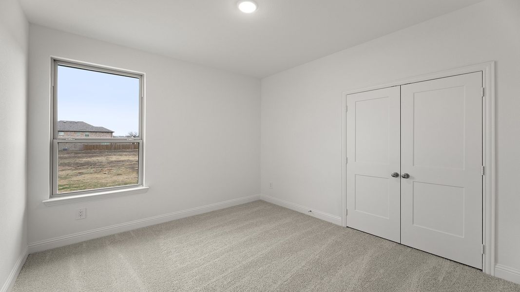 Spacious, unfurnished interior of a new home in Keeneland 40s, Aubrey (Image 24).
