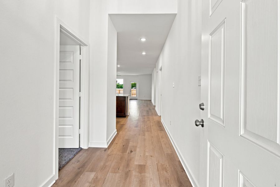 Spacious, unfurnished interior of a new home in The Reserve at Foxwood, Bryan (Image 8).
