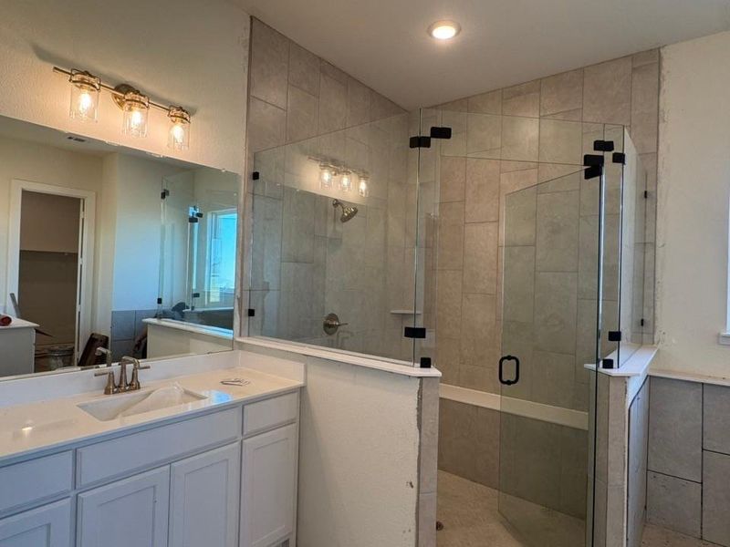 Furnished interior view inside a new home in Rocky Top, Krum (Image 6).