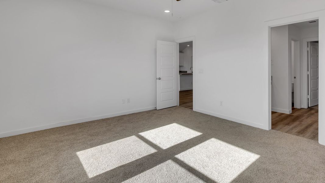 Spacious, unfurnished interior of a new home in Terra Vista, Lubbock (Image 17).