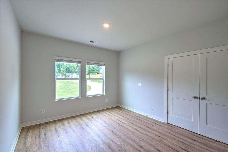Spacious, unfurnished interior of a new home in The Woodlands Preserve, Jackson (Image 43).
