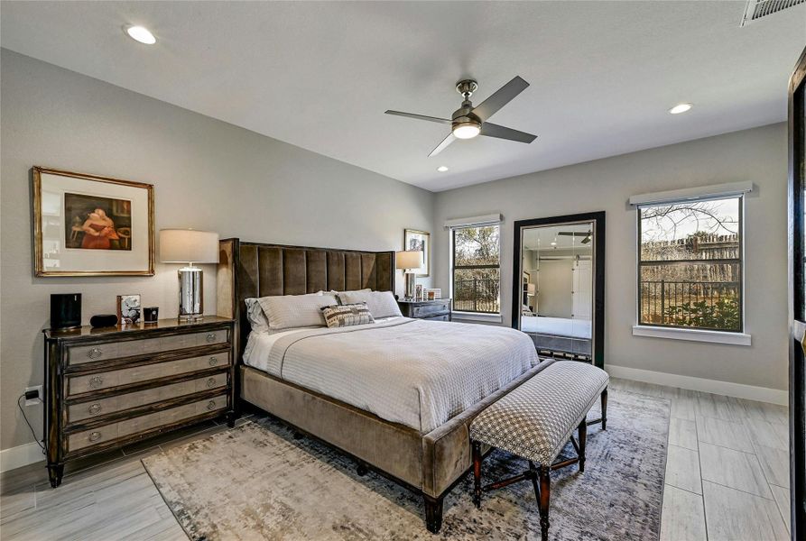 Furnished interior view inside a new home in , Horseshoe Bay (Image 6).