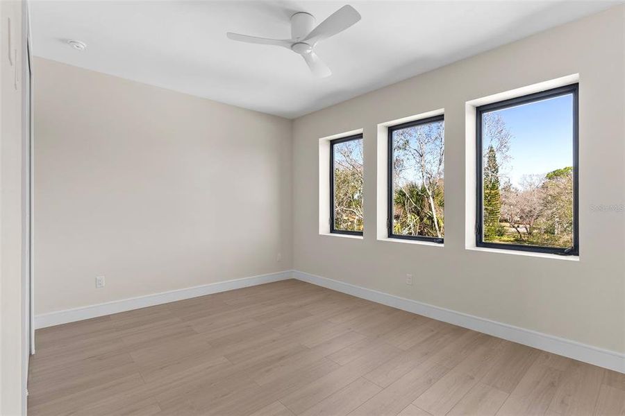 Spacious, unfurnished interior of a new home in , Oldsmar (Image 25).