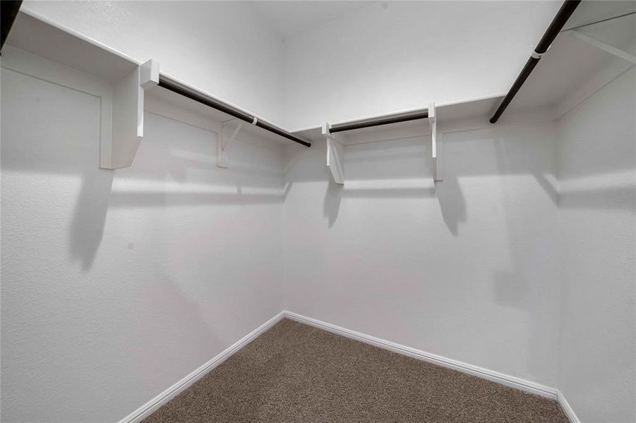 Spacious, unfurnished interior of a new home in Heritage Village, Haltom City (Image 20).