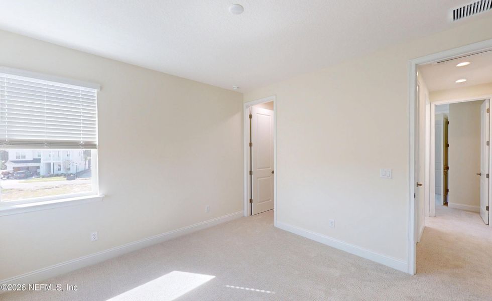 Spacious, unfurnished interior of a new home in Nocatee, Ponte Vedra (Image 27).