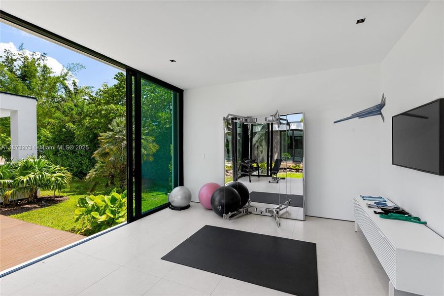 Furnished interior view inside a new home in , Pinecrest (Image 59).