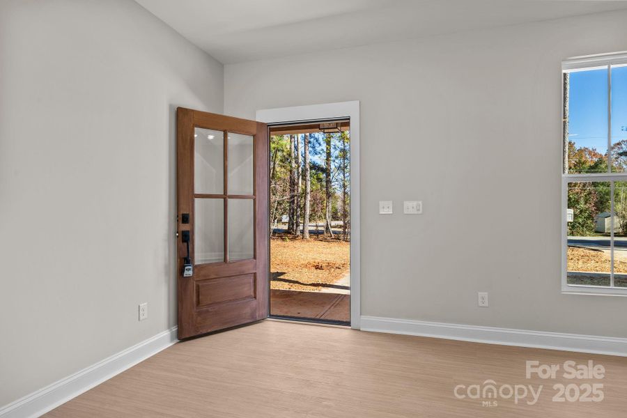 Spacious, unfurnished interior of a new home in , Lincolnton (Image 24).