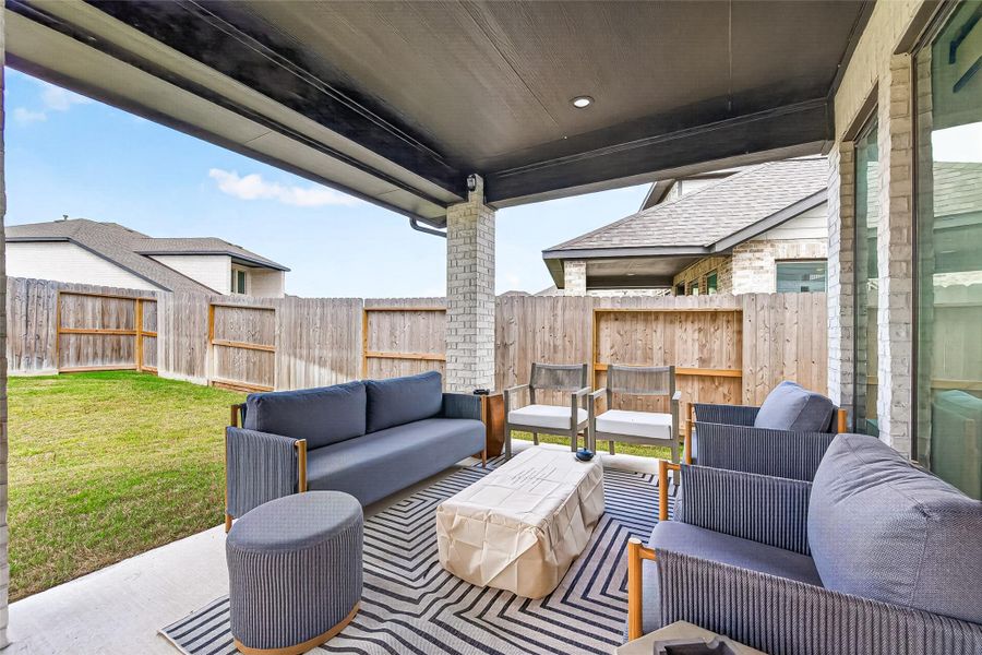 Exterior details and patio area of a home in Candela, Richmond (Image 25).