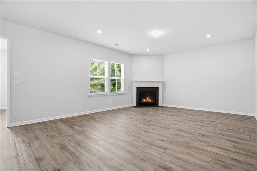 Spacious, unfurnished interior of a new home in Berkeley Mill, Cumming (Image 24).