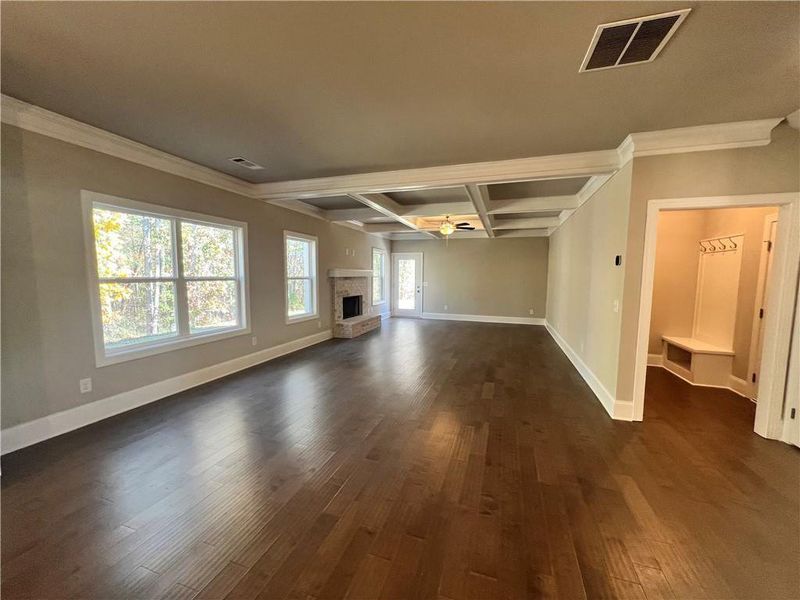 Spacious, unfurnished interior of a new home in , Jefferson (Image 11).