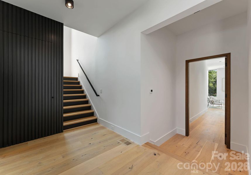 Stairwell to upper level. Stairwell to upper level.