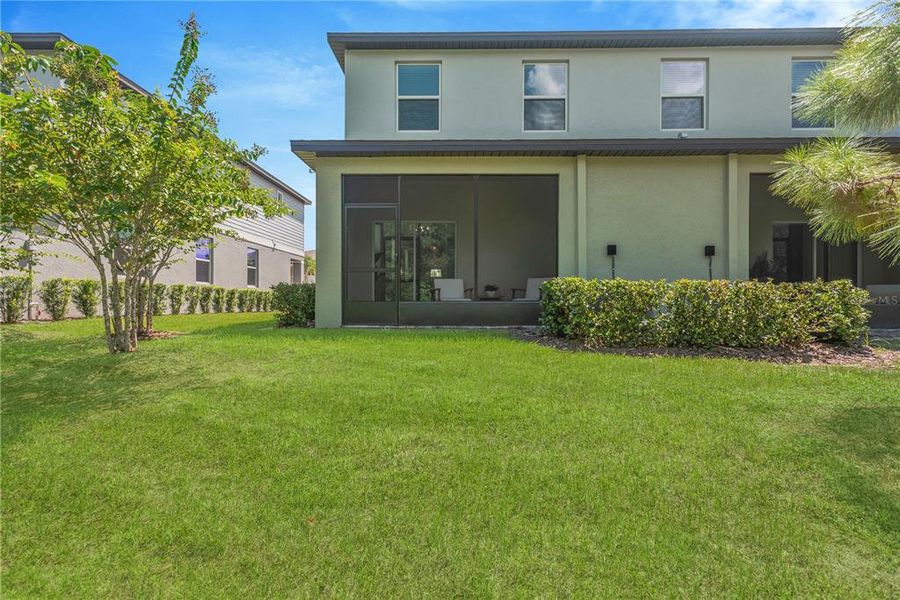 Exterior details and patio area of a home in , Land O' Lakes (Image 22).