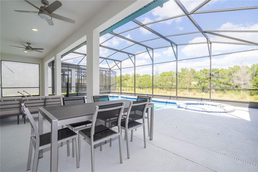 Exterior details and patio area of a home in , Orlando (Image 22).