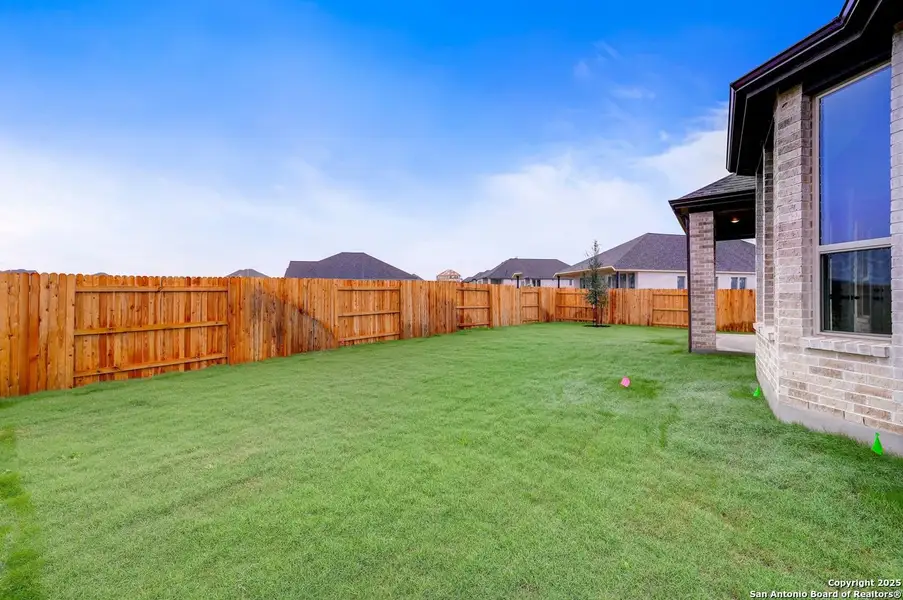 Exterior details and patio area of a home in Homestead, Schertz (Image 3).
